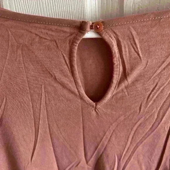 The Loft Dusty Rose Ruffled sleeve blouse size M - Picture 3 of 5